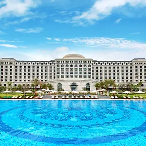 Курортный комплекс Vinpearl Discovery Rockside, Нячанг