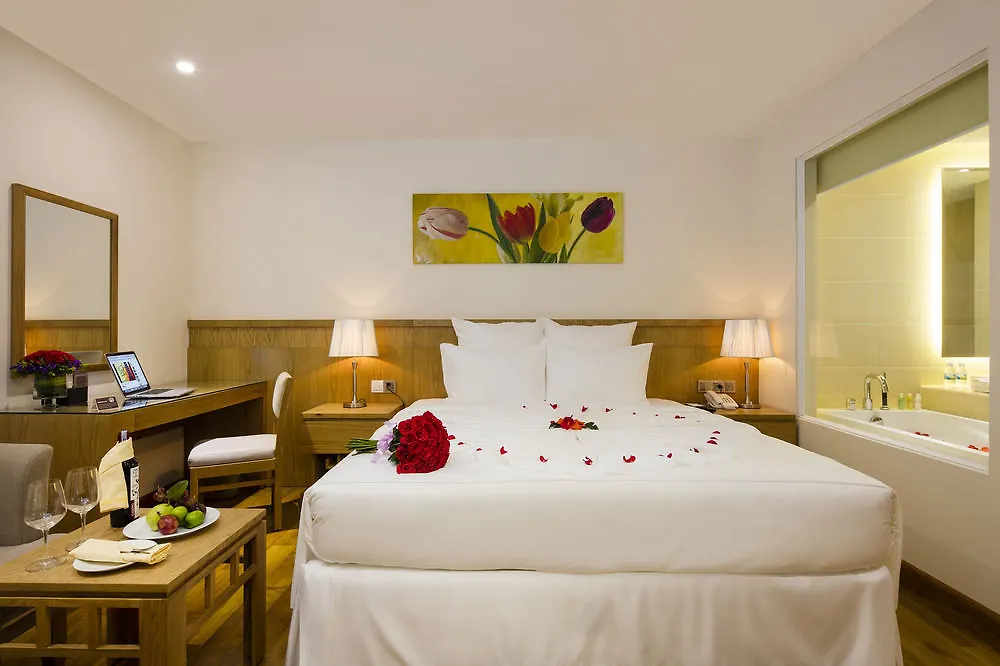 Rosaka Nha Trang Hotel 4*,